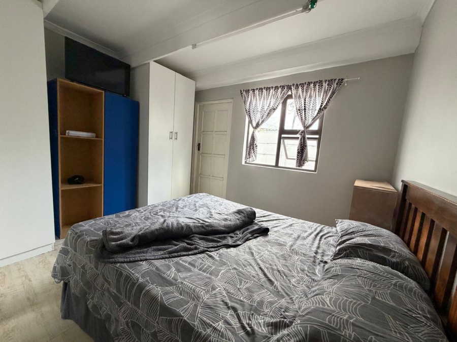 5 Bedroom Property for Sale in Lotus River Western Cape